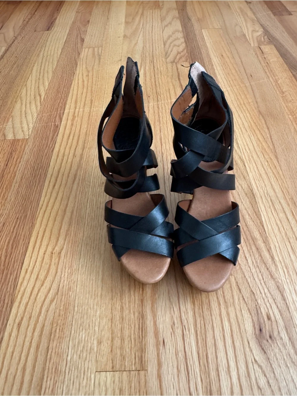 Lucky Brand size 6 Black Strappy Leather Platform Sandals